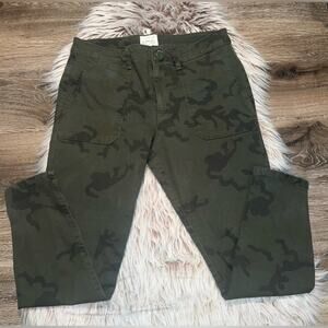 Sanctuary women’s camouflage pants